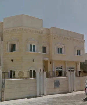 لطفا يمتنع المكاتب العقاريه والوسطاء للبيع فيلا فخمة جدا  في الجرينه 14،700 قدم حجر خارجي مميز ولفت