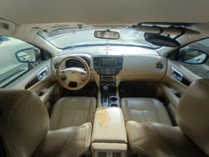 Used Nissan Pathfinder in Buraimi