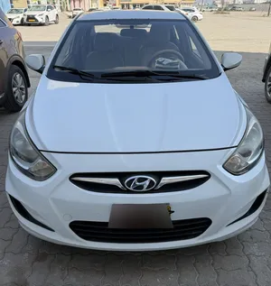 Hyundai Saloon Accent for Sale