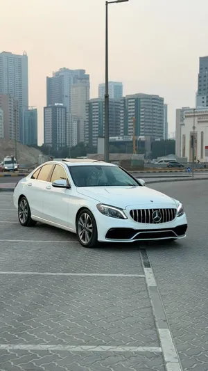 تم الوصول 2018 MERCEDES C300 فتحة داخليه بيج ارباق وكالة البيع بالحادث