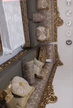 طقم كنب ل 6 أشخاص بحاله جيده جدا
