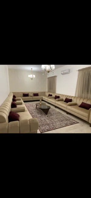 شقة البركة شارع بومدين طابق ثاني علوي