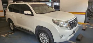 2017 Toyota Prado GXR V6 4.0L GCC spec  Original Paint  No Accident  2 Keys  New Tyres