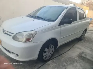 تويوتا اكو 2005 موديل صالون / سيدان بحالة ممتازة للبيع بحالة ممتازة بدون حوادث