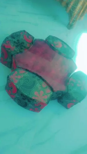 طاوله  بسعر 8دنانير