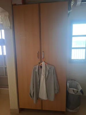 cabinate for clothes hanging fully wood make in good quality 25bd