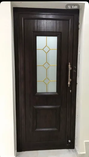 باب الومينيوم بني