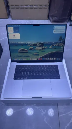 للبيع MACBOOK PRO M5 بحالة ممتازة كالجديد