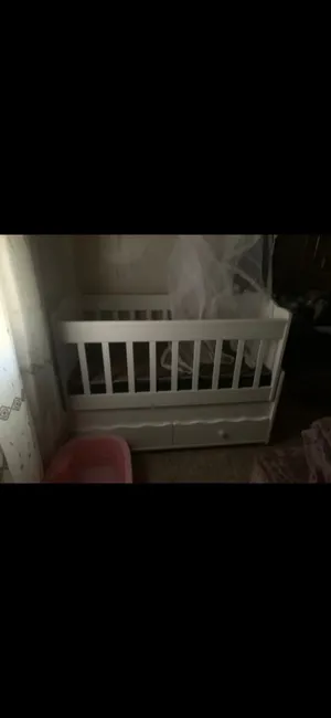 تخت بيبي بحالة ممتازه