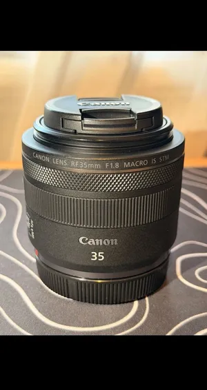 Lens canon rf 35mm f1.8 macro