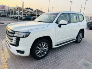 تويوتا لاندكروزر GXR V6  خليجي 2024 صبغ وكاله فول مواصفات نظيفه جدا بدون حوادث
