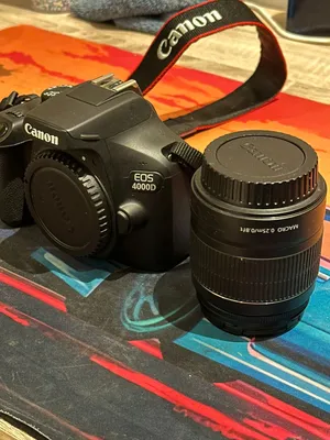 كاميرا كانون Canon EOS 4000D بحالة ممتازة / Canon EOS 4000D Camera in Excellent Condition