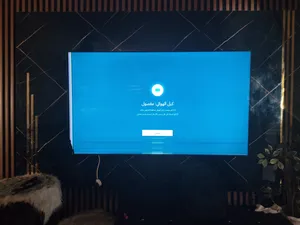 شاشة 65 بوصة سامسونج سمارت الحجم ضخمة