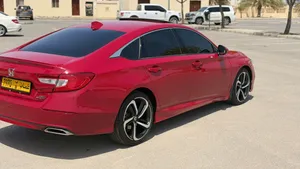 للبيع هوندا اكورد موديل 2018 نظيفه جدا