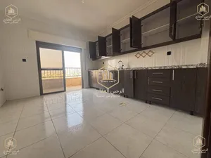 شقة * فارغة * للايجار * 3 نوم *ديلوكس * ضاحية الرشيد
