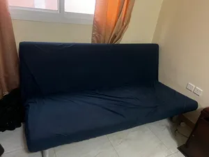 كنبة تنقسم ل سرير نوعها ايكيا حجمها كبير