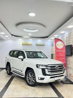 Used Toyota Land Cruiser in Muscat
