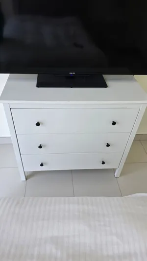 A cabinet in good condition. 3 drawers