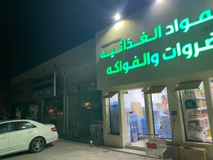 محلات للإجار المعبيلة قريبة من سوق السيارات