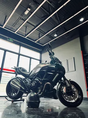 2013-ducati-diavel-strada-1200-rare-collector-s-edition