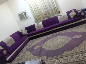 طقم كنب زاوية باللون البنفسجي الفخم  10 اشخاص  مع السجاد مجانا.   80BD
