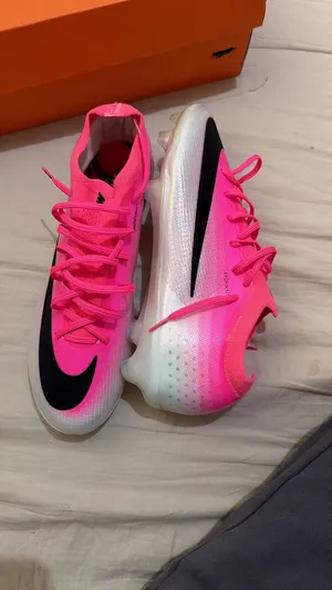 مقاس 44Air zoom الجديدة