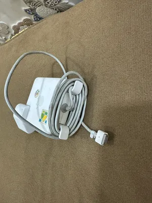 للبيع شاحن الابتوب ابل