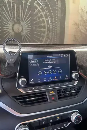 حامل هاتف للألتيما على ديكور الوكاله ( على الشاشه ) الوصف مهم.