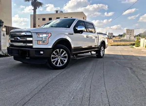 فورد F-150 لاريت 2015 بيك اب مرخصة مع تقنيات حديثة وميزات أمان متقدمة
