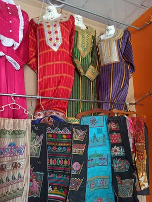 مسلتزمات محل خياطة نسائية للبيع