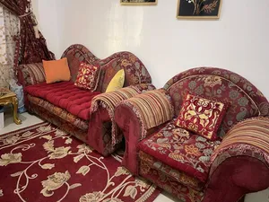 كنبتين كبار و كنبتين صغار غرفة نوم من غير التسريحه مه الفرش الضغط