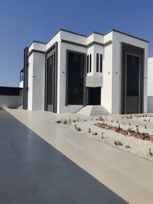 فله للبيع صحار بنظام فندقي  حي الرفعه مربع 23 ع شارع قار