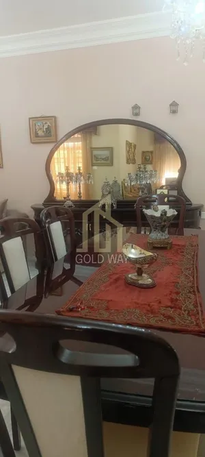 في أجمل مناطق تلاع العلي وبالقرب من شارع المدينةَ المنورة شقة طابق ثاني 180م مفروشة بسعر مغري /ref 1