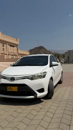 توياتو ياريس 2014