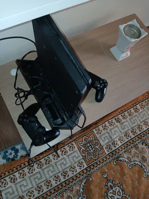 بلايستيشن 4 مساحه اتنين تيرا عليه 40 لعبه معدل