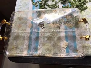 ادوات مطبخ مضيفة حلو و ممكن مكسرات موالح اغراض كثير صحون كاسات طناجر ضغط صدور المنيوم سجاد فرشة تخت