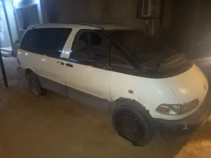 تويوتا بريفيا للبيع محرك وكمبيو وصاله الله يبارك قومات ممتازات حموله السياره دبل موله متعليه