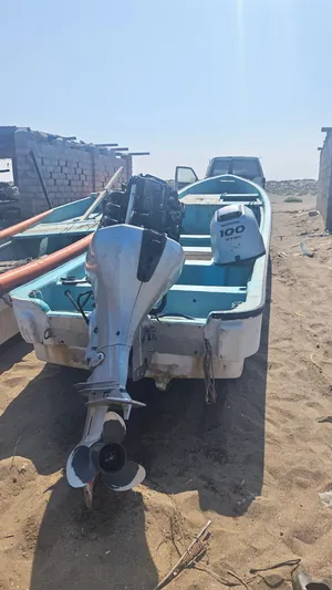 قارب23قدم مع مكينه هوندا 100