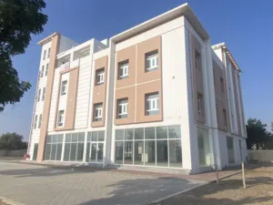 3 Floors of commercial space in great location + 3 flats