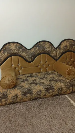 جلسة عربية للبيع