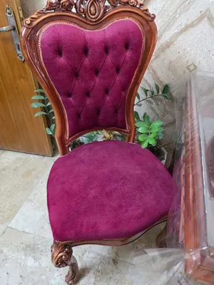 ميز طعام نوعيه ثقيله 8 كراسي 4 منها غير مستعمله جديده اخو الجديد طول 196 عرض 36