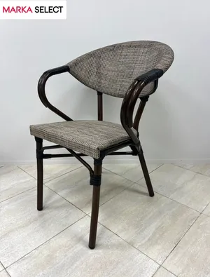 Mobilier CHR en Polypropylène & Fibre de Verre – Design, Résistance & Confort