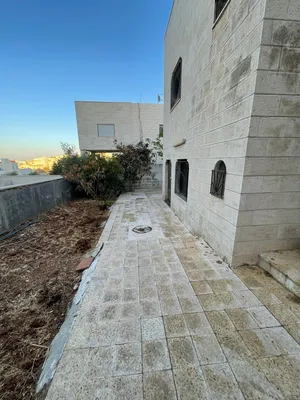 شقة /استديو ارضية للإيجار اجمل مناطق طبربور / إسكان المحامين وبالقرب من جامعة العلوم الاسلاميه