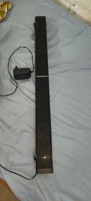 LP09 soundbar +remote control.