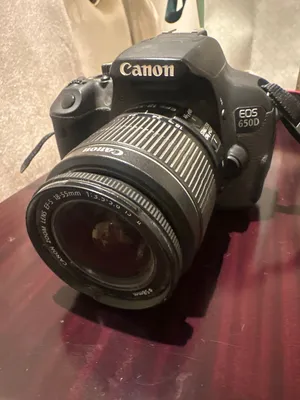 كاميرا Canon EOS 650D مع عدسة 18-55 شغالة