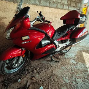 دراجة نارية st1300