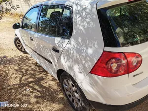 فوكس فاجن جولف  mk5  2008 ولا حادث والحمد لله