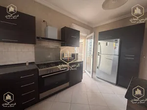 شقة * ديلوكس * فارغة * للايجار * 200م * 3 نوم * خلدا