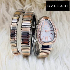 This striking Bvlgari Serpenti Tubogas timepiece is a masterpiece of glamour and fluid design. Inspi