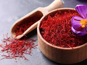 أجود أنواع الزعفران الأصلي الفاخر – نكهة ملكية ولون طبيعي